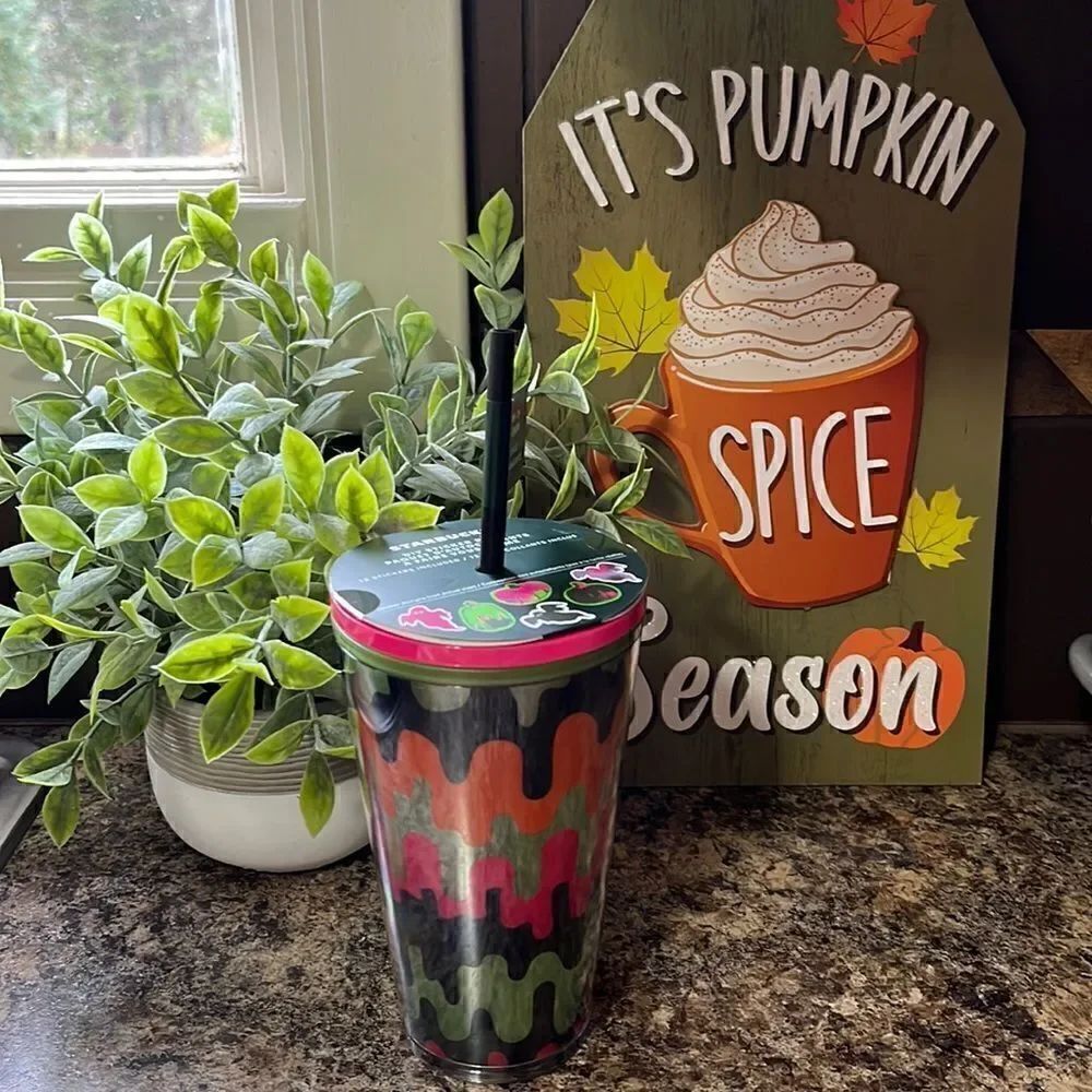 Starbucks Glow In The  Dark  2023  Halloween 16oz Cup